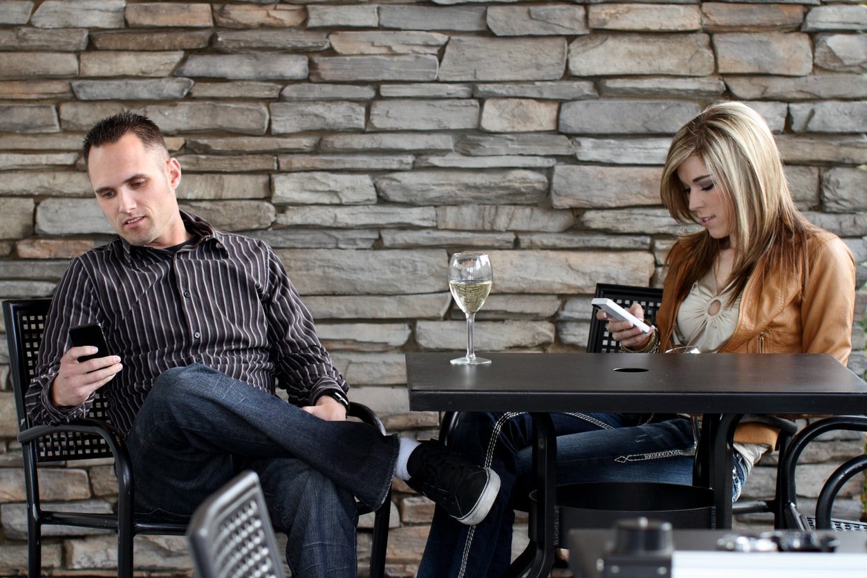 10 Things Not to Do On a First Date (and Why They Turn Us Off) - The ...